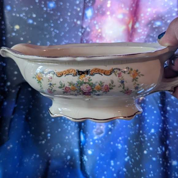 Rare vintage butterfly creamer by Edwin Knowles 🦋 - Picture 2 of 3